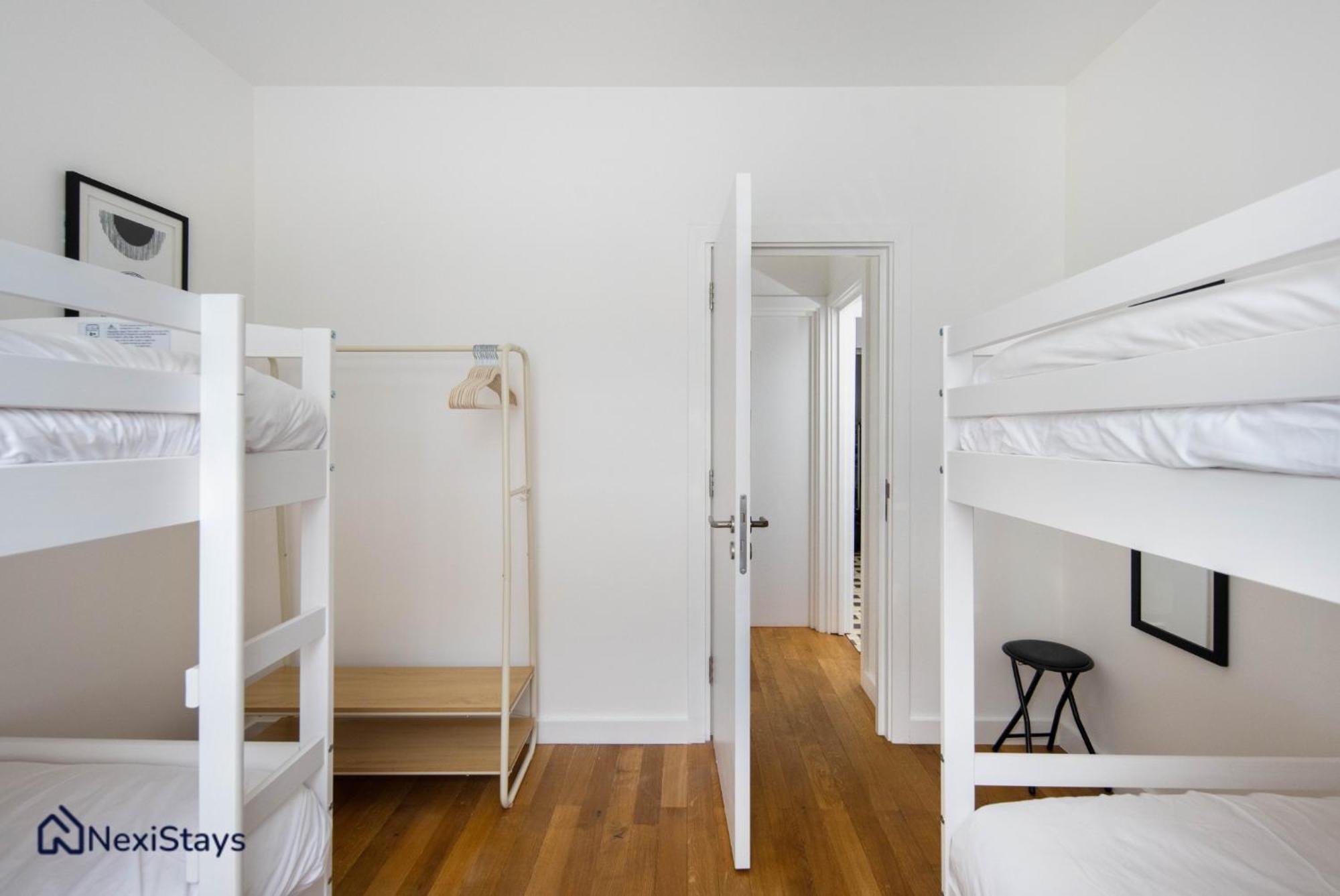 1 Min Walk To Euston Station, Modern Townhouse Apartment Лондон Екстериор снимка