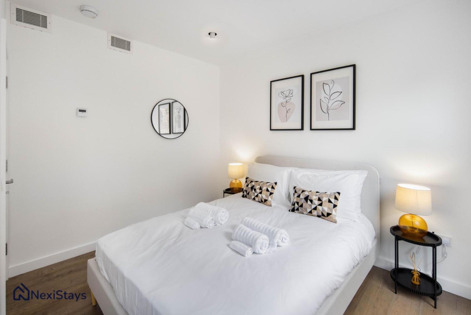 1 Min Walk To Euston Station, Modern Townhouse Apartment Лондон Екстериор снимка