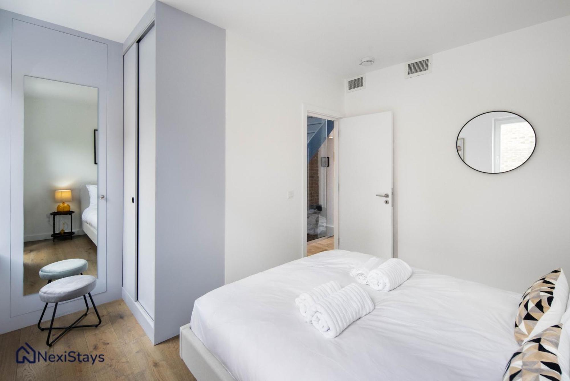 1 Min Walk To Euston Station, Modern Townhouse Apartment Лондон Екстериор снимка