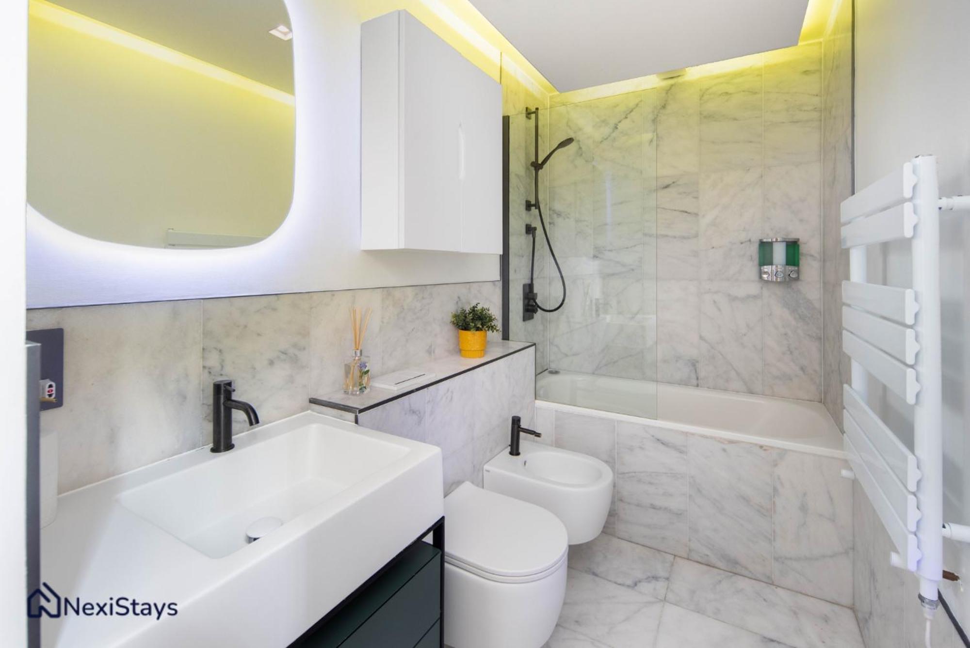 1 Min Walk To Euston Station, Modern Townhouse Apartment Лондон Екстериор снимка